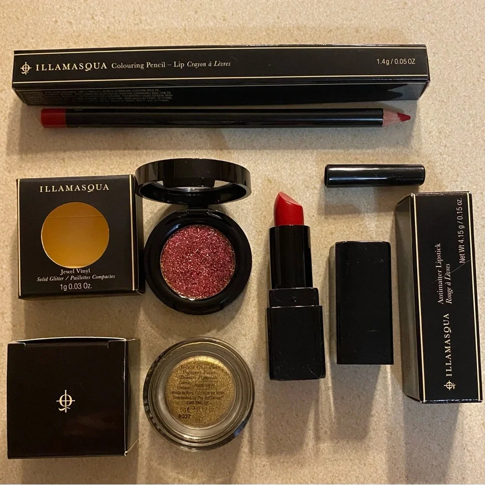 Illamasqua Limited Edition Reign of Rock studded makeup bag with products! 💄💋